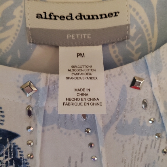 Alfred Dunner Spring Classic Ombre Floral Print Pintuck top with 3/4 Sleeve - Picture 4 of 6